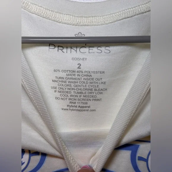 NWT🍎 Torrid Snow White Tarot Classic Crew Tee 🆕 - Picture 2 of 4